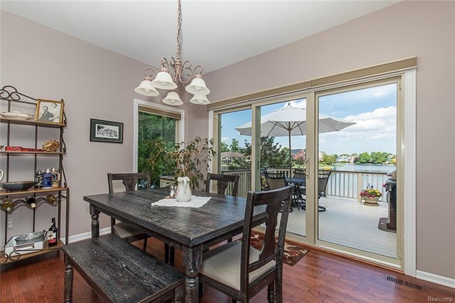 Foto del edificio - 2207 Avon Lake Ln