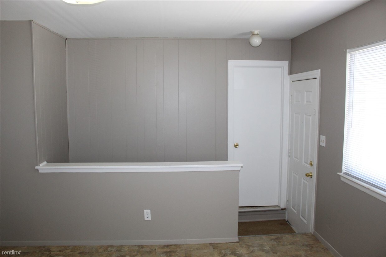 Building Photo - 3 br, 1 bath House - 29088 Richard St