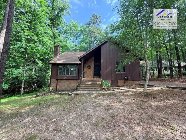 Building Photo - 5004 Cardinal Cir