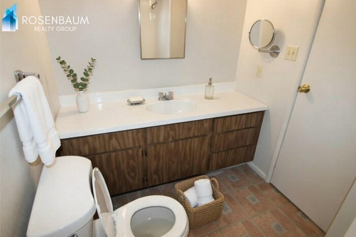 Foto del edificio - 9230 N 6th St