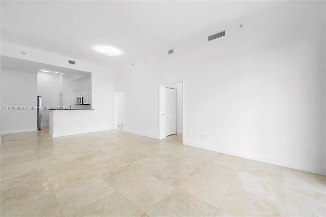 Foto del edificio - 325 S Biscayne Blvd