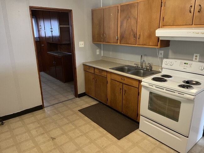 Foto del edificio - 2424 Van Buren Ave