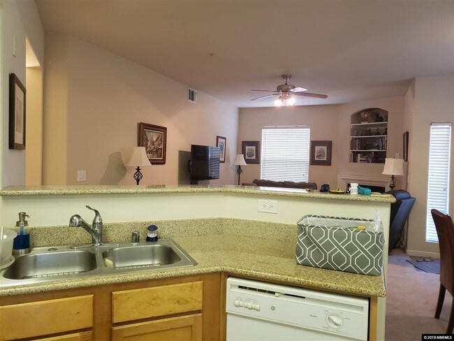 Foto del edificio - 1325 S Meadows Pkwy
