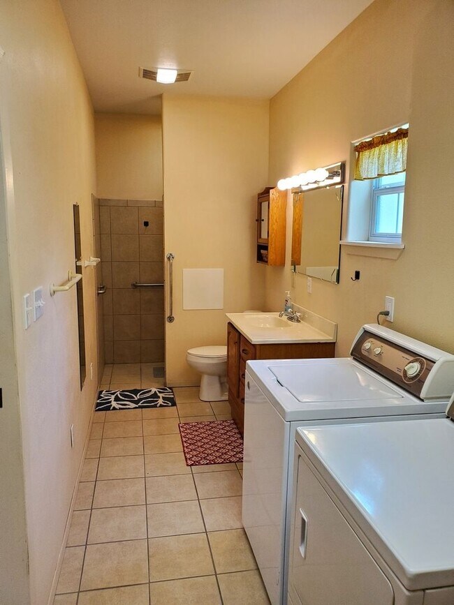 Foto del edificio - Charming 1BR Barndominium in Brackettville on Fort Clark Springs