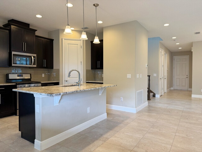 Building Photo - 2941 Casterton Dr