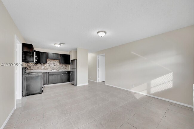 Building Photo - 2610 Riverland Dr