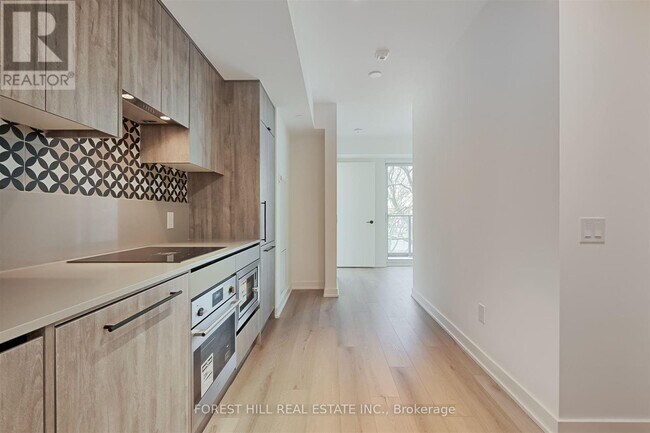 Photo du bâtiment - 5 Lakeview Ave