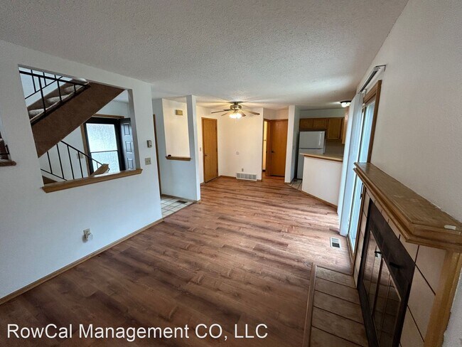 Building Photo - 2 br, 1.5 bath House - 7416 Alameda CT.