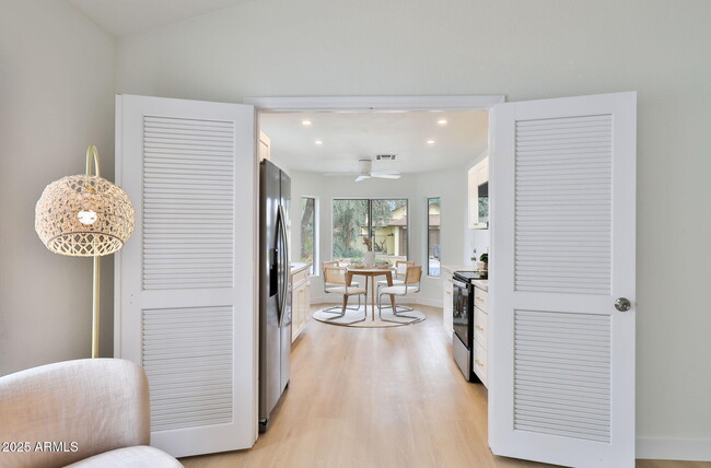 Foto del edificio - 18213 N 18th St
