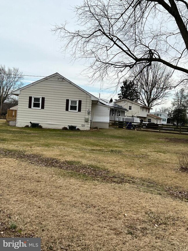 Building Photo - 64 S Tilbury Rd