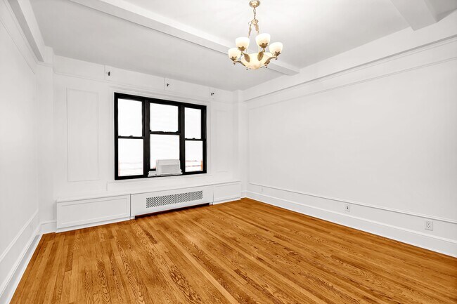 Building Photo - 150 W 55th St