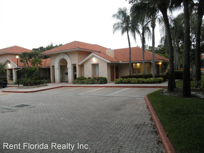 Building Photo - 800 The Pointe Dr