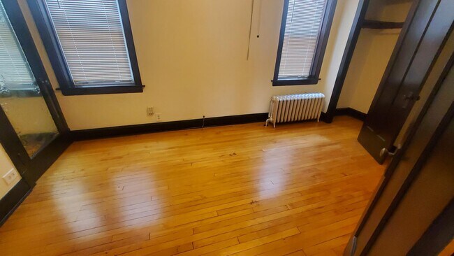 Foto del edificio - 4928 W Barry Ave
