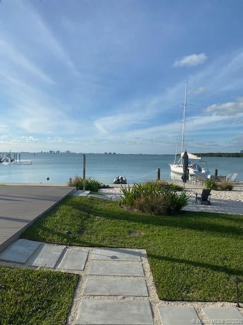 Foto del edificio - 166 Harbor Dr