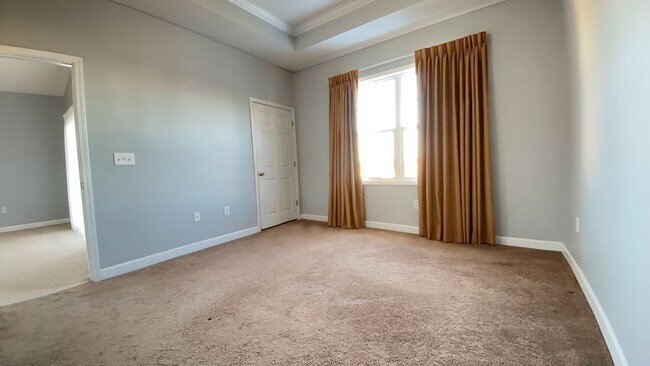 Foto del edificio - Beautiful unfurnished 2 bedroom/2 bath condo in Heatherstone at Berkshire