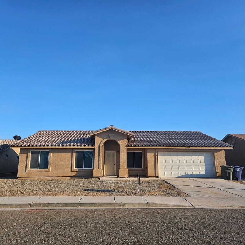 Primary Photo - Remodeled 4 bedroom for Rent