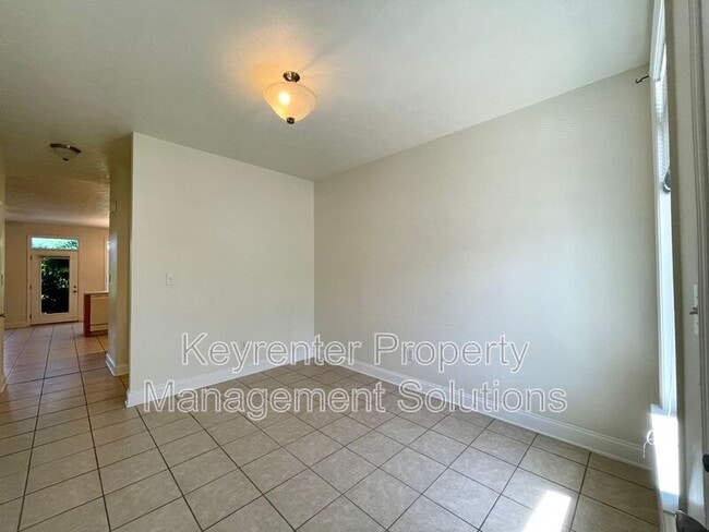 Building Photo - 30 Enchanted View Cir