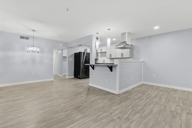 Building Photo - 500 Umstead Dr