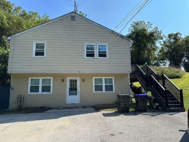 Building Photo - 1566 Embreeville Rd