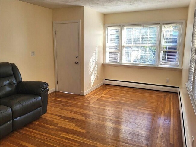 Foto del edificio - 160 Hillcrest Ave
