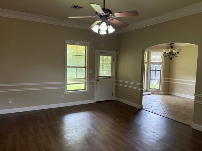 Building Photo - Gorgeous 3 Bedroom Home in South Bossier