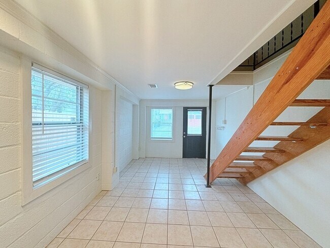 Foto del edificio - 878 Kenmore Ave