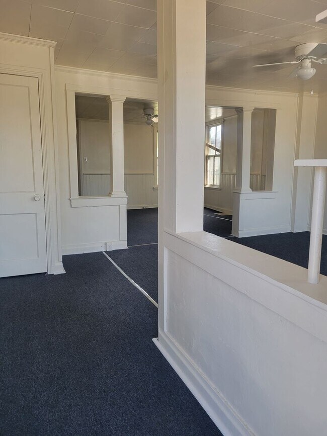 Foto del edificio - 325 Girard Ave