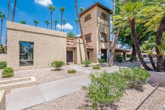 Building Photo - 8330 N 21st Dr