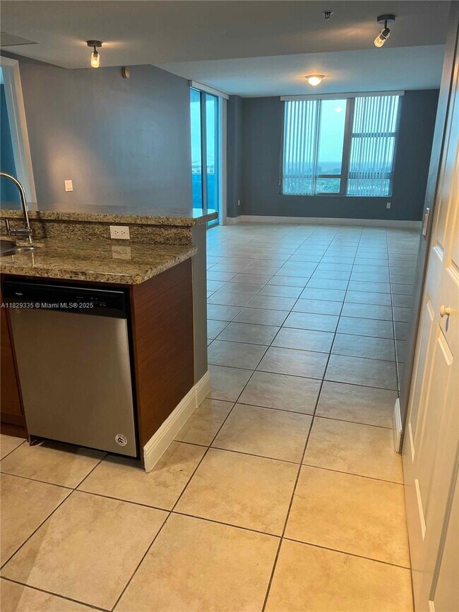 Foto del edificio - 2641 N Flamingo Rd