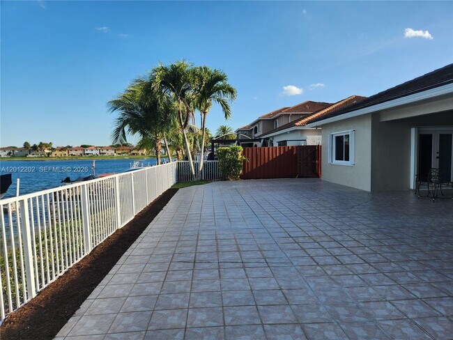 Foto del edificio - 13941 SW 136th Pl