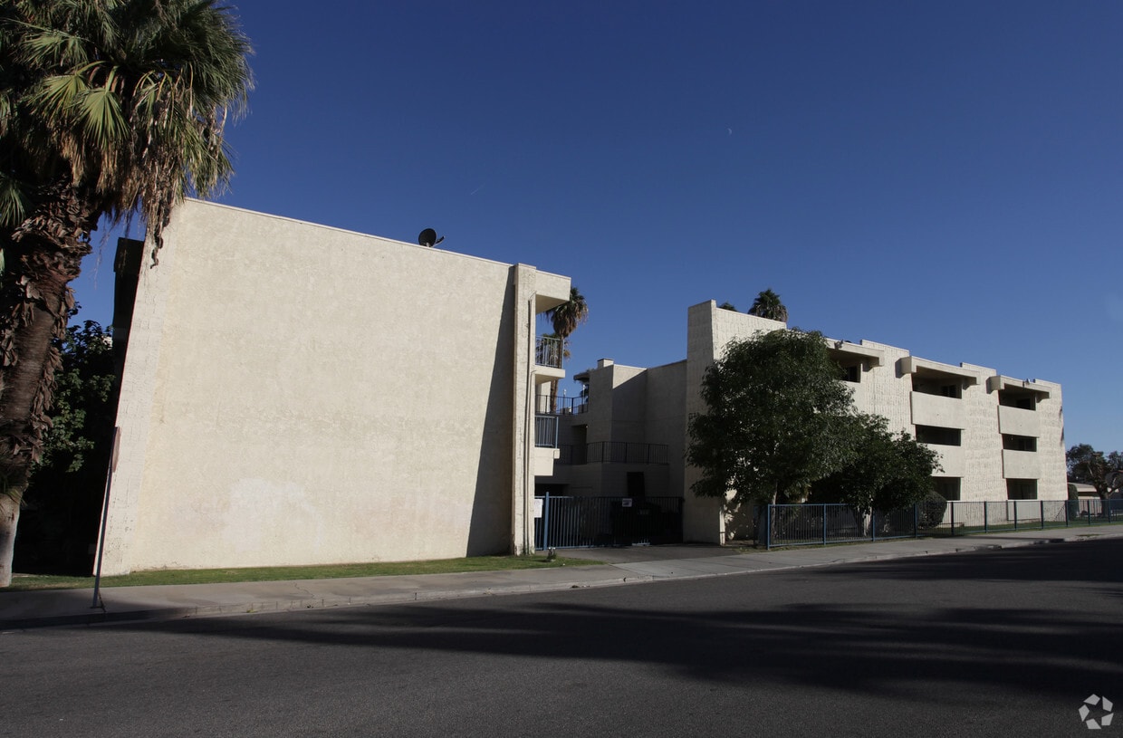 The Park View Apartments - Park View Apartments