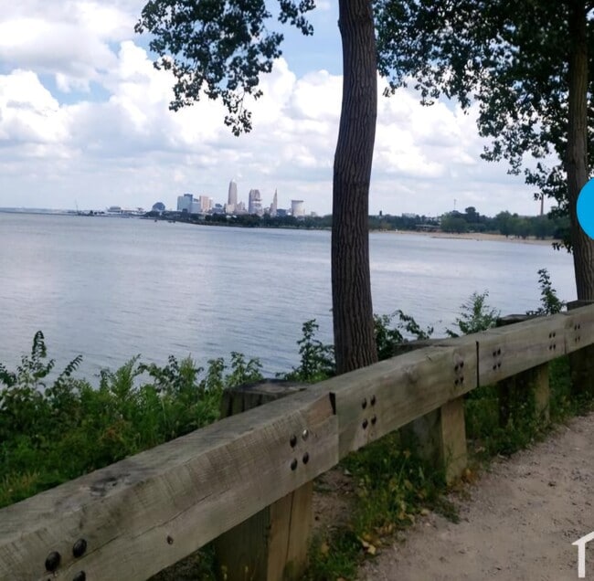 Foto del edificio - 1330 W 89th St