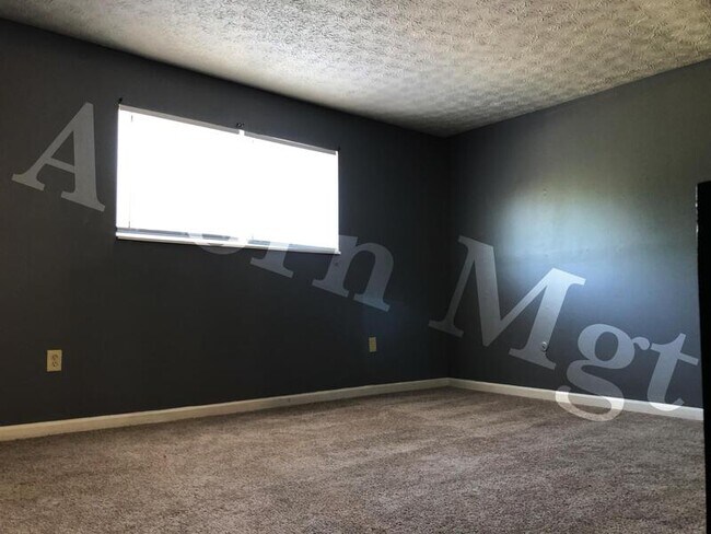 Building Photo - 4925 Myers Rd