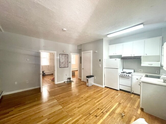 Photo - No Brokers Fee, Heat, Hot Water Included, Laundry on a Site, Eat-in Kitchen Apartment