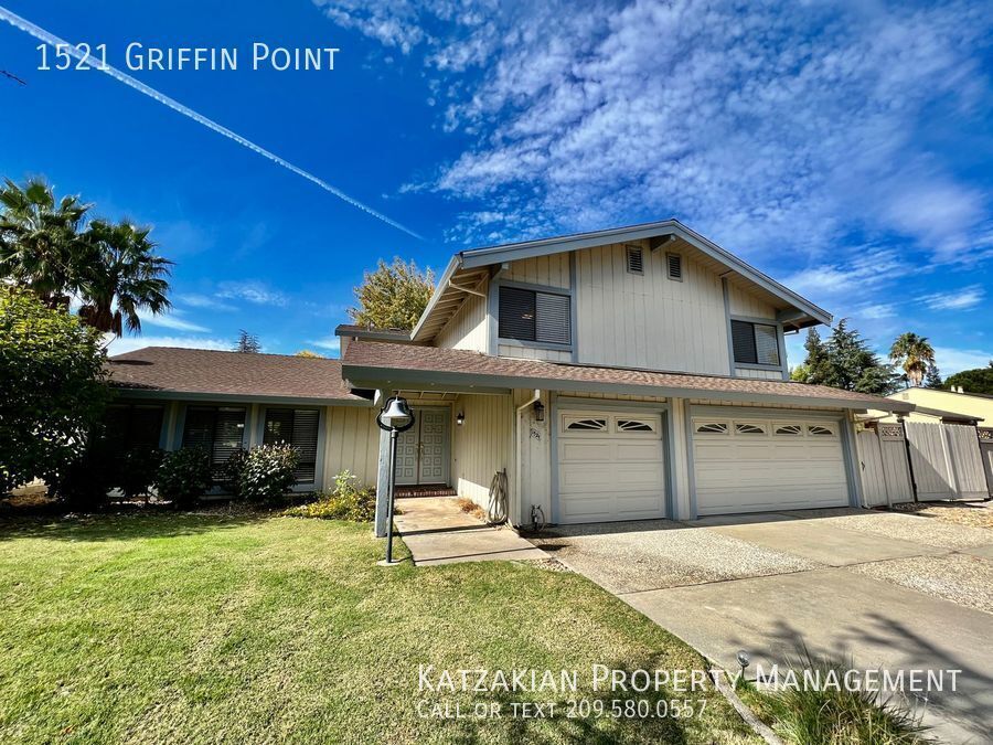 Foto principal - 4 bedroom 2 1/2 Bath Venetian Gardens HOA ...