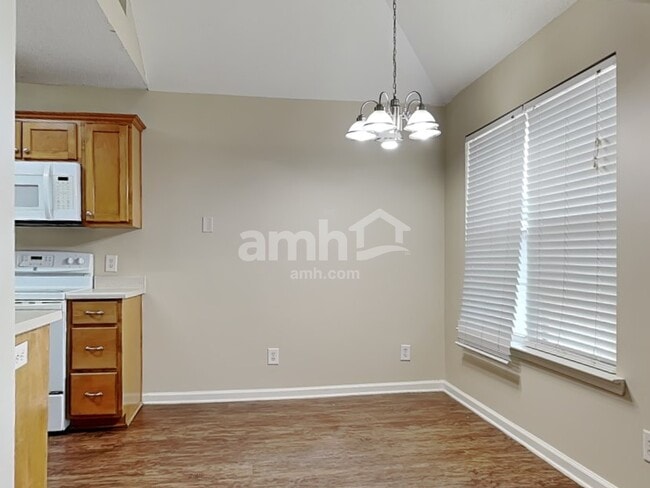 Building Photo - 134 Nandina Way