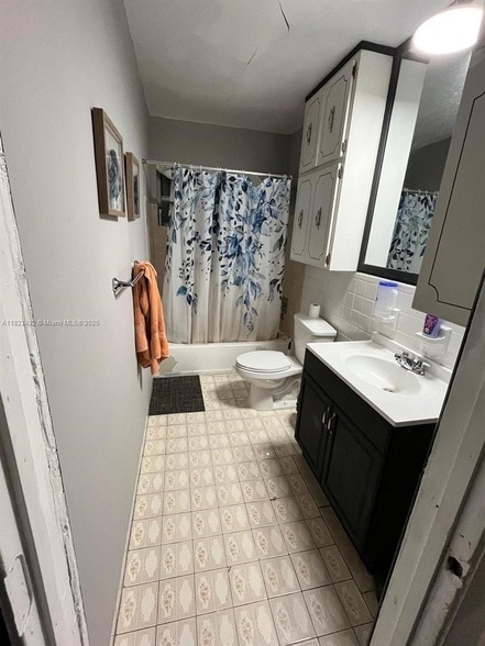 Building Photo - 220 N 66th Ave