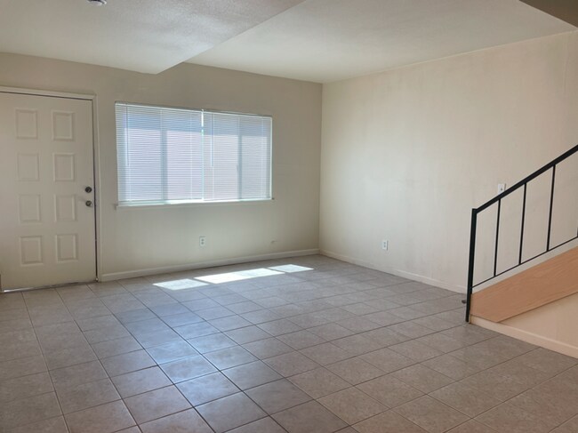Foto del edificio - 325 Standiford Ave
