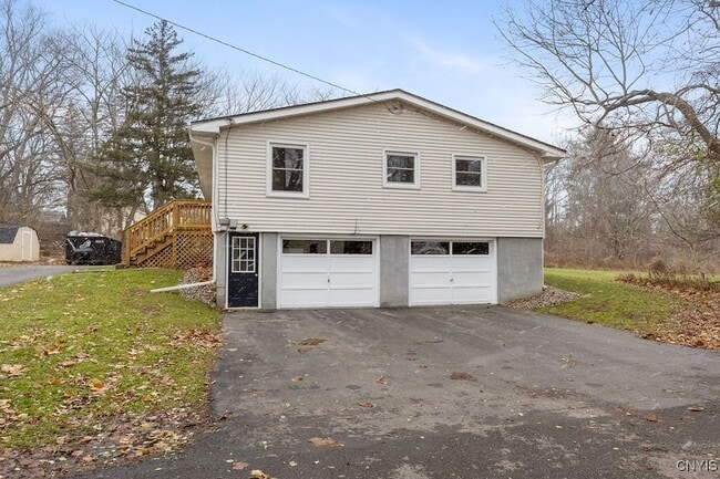 Building Photo - 27 Mcpherson St