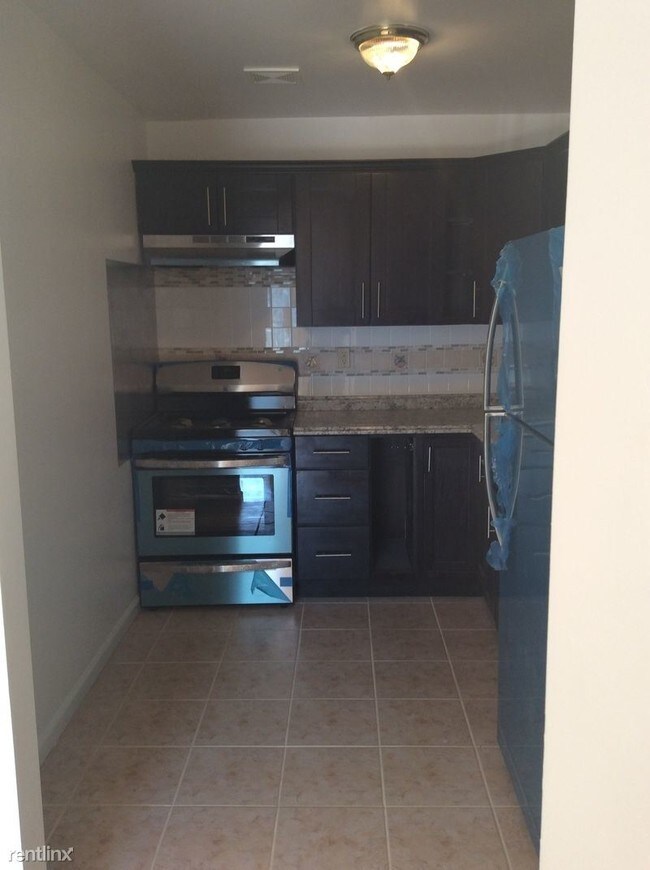 Building Photo - 2 br, 2 bath Apartment - 685 Glenmore Ave
