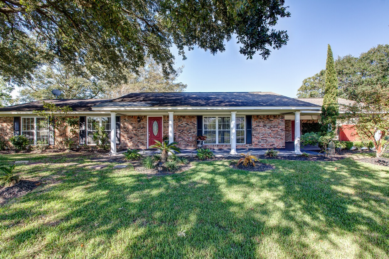 Primary Photo - 12567 Crestwood Dr