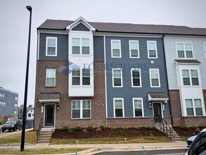 Building Photo - 1501 Village Hall Ln