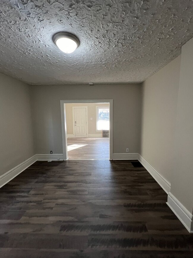 Building Photo - 808-810 Reinhard Ave