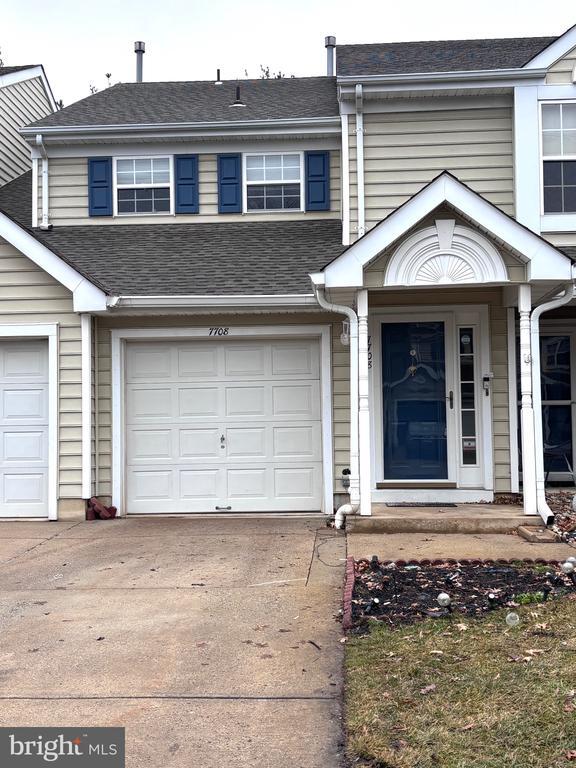 Building Photo - 7708B Normandy Dr