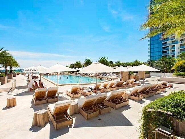 Foto del edificio - 2301 Collins Ave