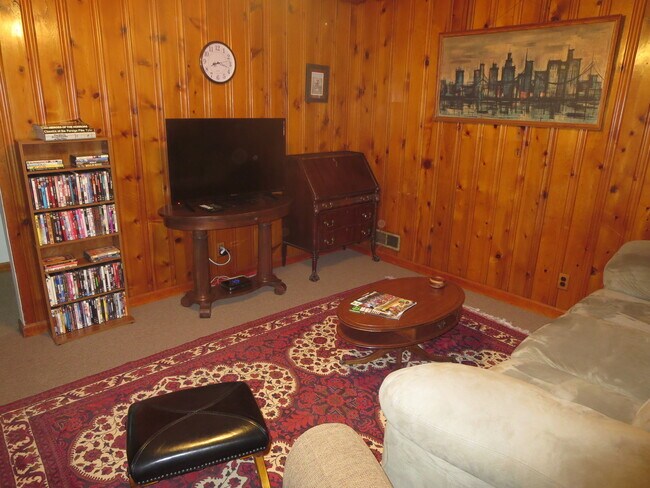 Living room. - 22 McGrath St
