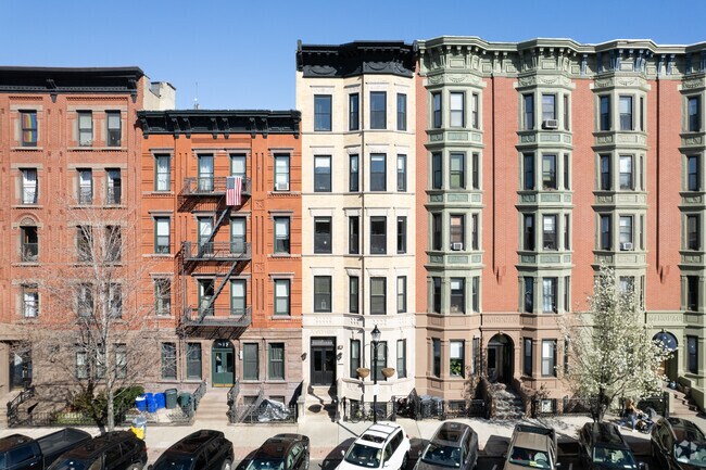 Foto del edificio - 815 Washington St