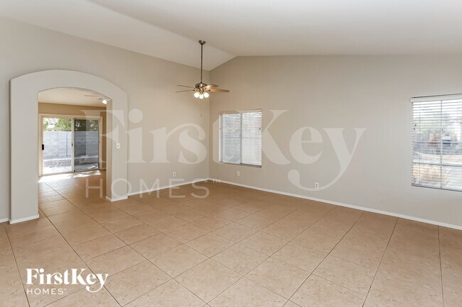 Building Photo - 4822 Wind Break Ln