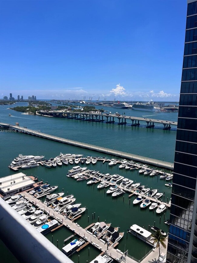 Foto del edificio - 1717 N Bayshore Dr