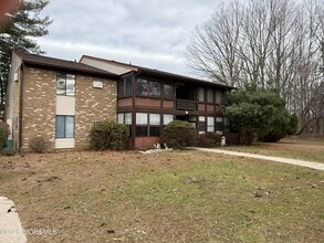 Building Photo - 115 Amberly Dr